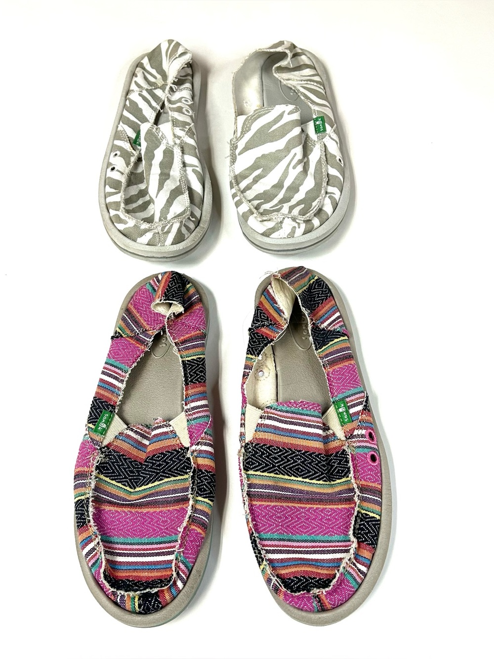 2 Pairs Of Women’s Size 8 Sanuk Loafer Shoes Gray White Pink Slip On #1987